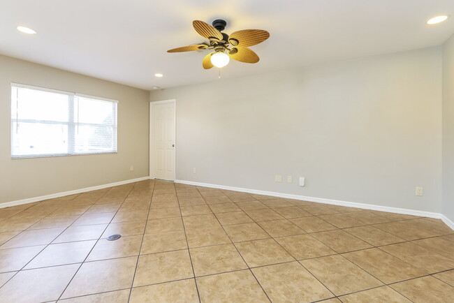 Building Photo - 1413 SW 11th Pl