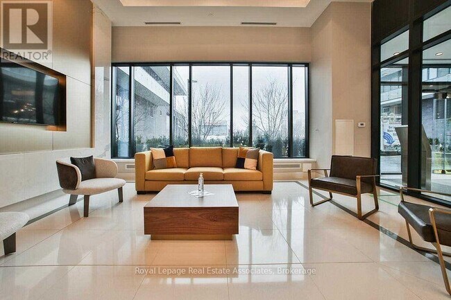 Photo du bâtiment - 65 Watergarden Dr