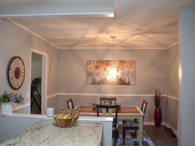 Building Photo - 8626 Surry Cir