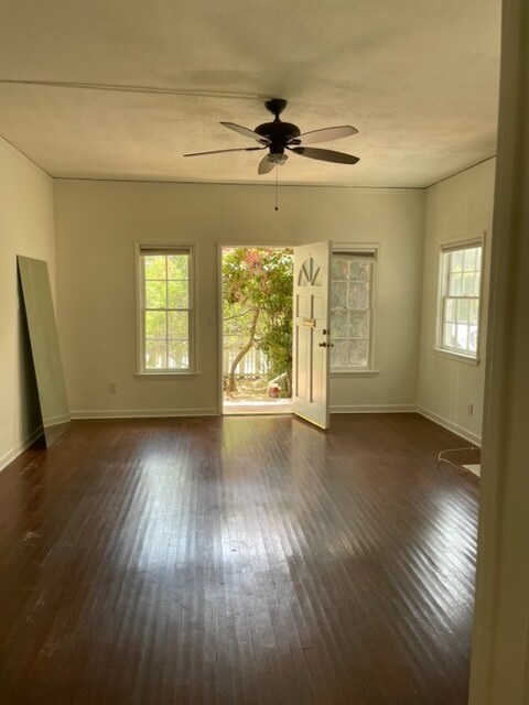 Large living room - 2461 Cheremoya Ave