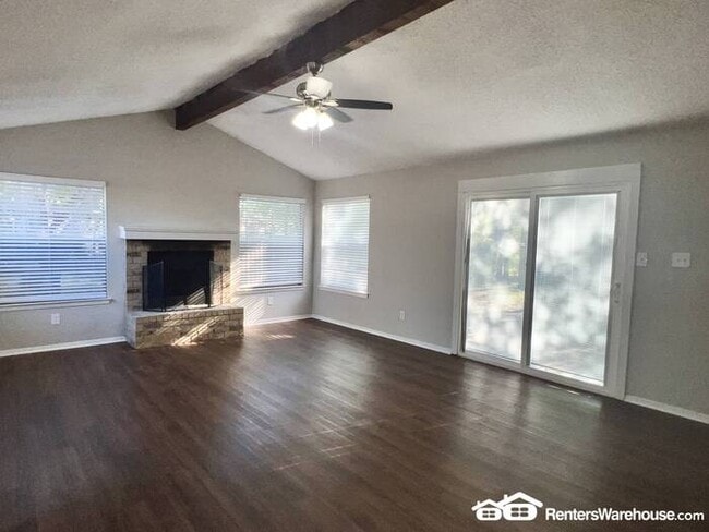 Building Photo - 1/2 OFF 1ST FULL MONTH RENT SPECIAL$$$ .  ...