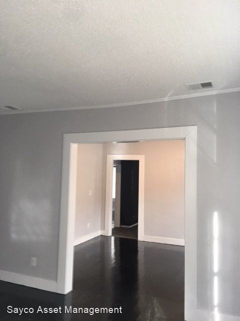 Building Photo - 3 br, 1 bath House - 533 16th PL SW