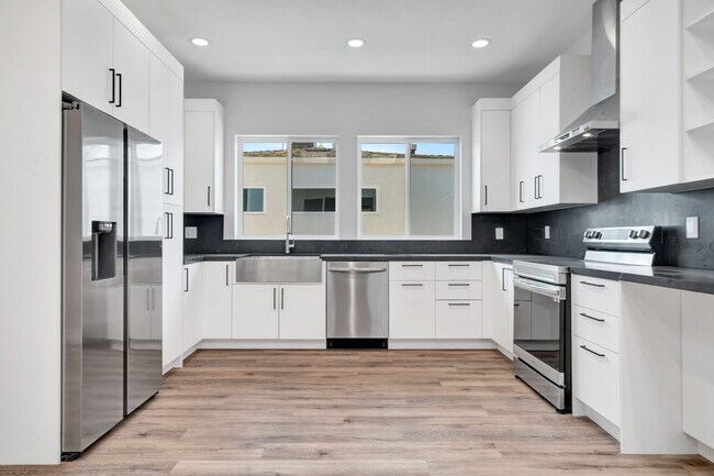Foto del edificio - Elegant 2BR / 2BA in Prime North Hollywood