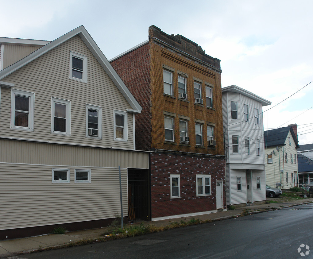 Building Photo - 162 Newbury St