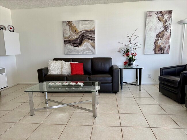 Foto del edificio - 144 Farnham F