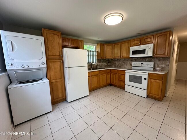Foto del edificio - 3517 Myra St