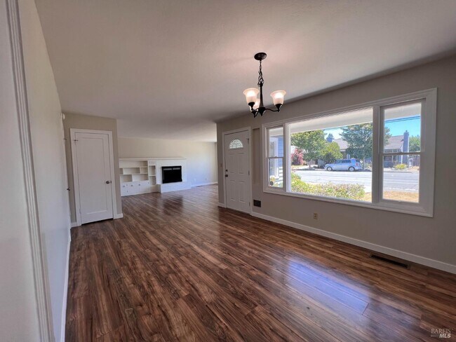 Building Photo - 2109 Montecito Ave