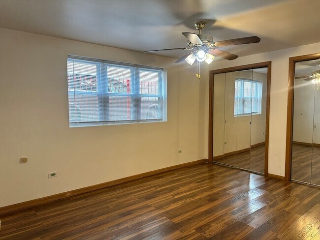 Foto del edificio - 3517 W 79th St