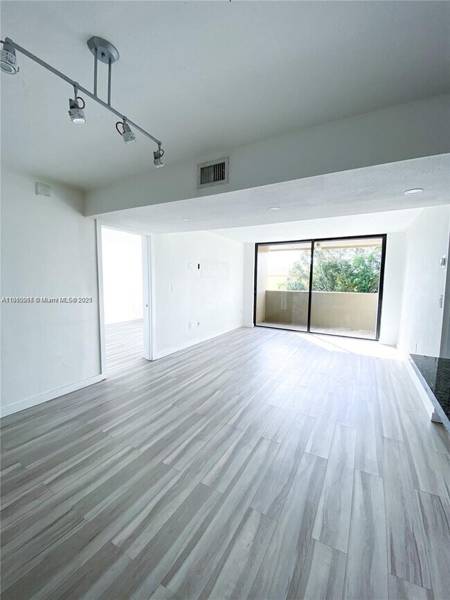Foto del edificio - 8002 SW 149th Ave