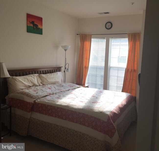 Foto del edificio - 4131 Fountainside Ln