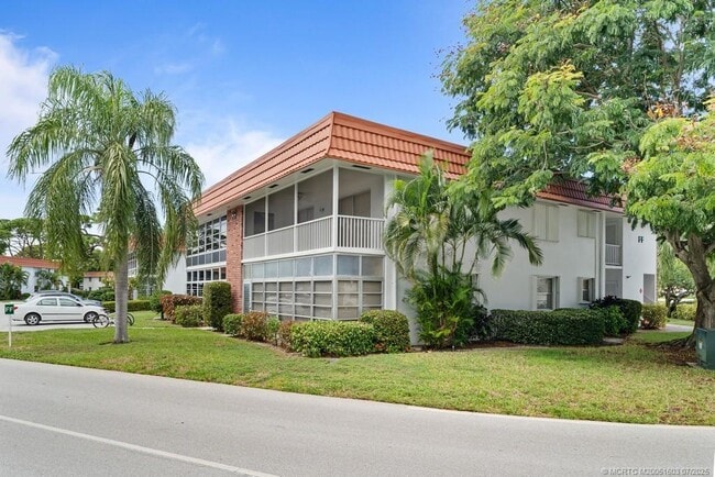 Building Photo - 2600 SE Ocean Blvd