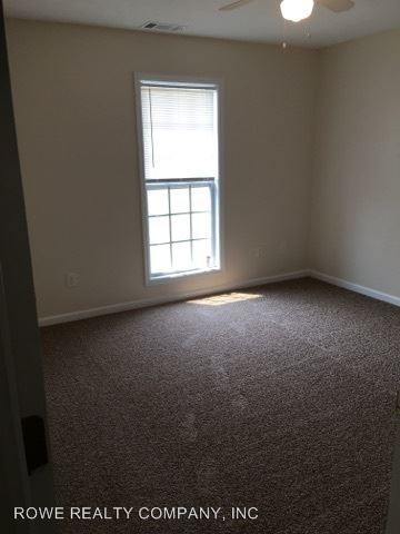 Building Photo - 4 br, 2.5 bath House - 750 OMEGA DRIVE