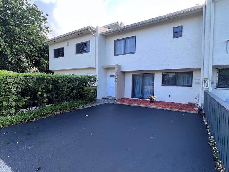 Photo - 8568 NW 8th St