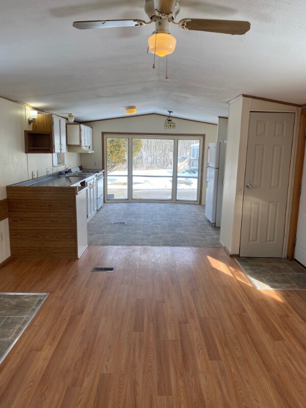 Primary Photo - 21 Harriman Cove Rd