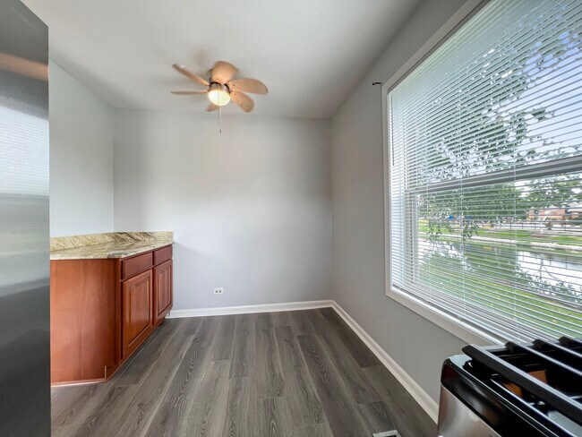 Foto del edificio - 1501 Raymond Dr