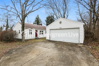 Building Photo - 630 S Elm St