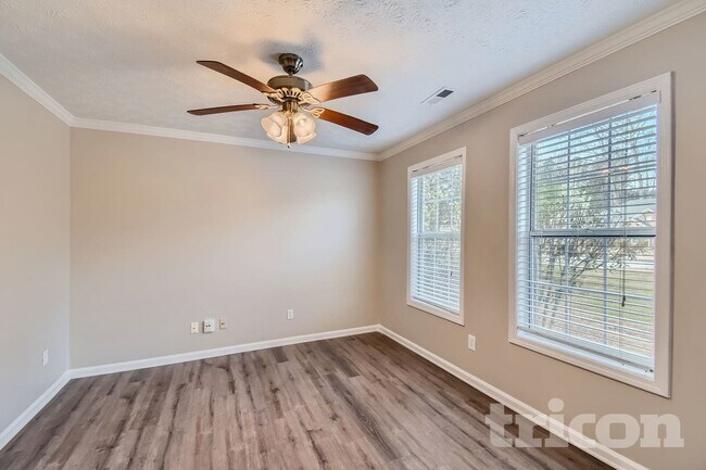 Building Photo - 407 Emerald Trce