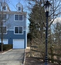 Building Photo - 629 Fairfax Dr