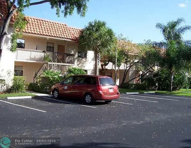 Building Photo - 15706 E Waterside Cir