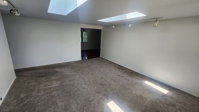 Foto del edificio - 808 S Cedarcrest Dr
