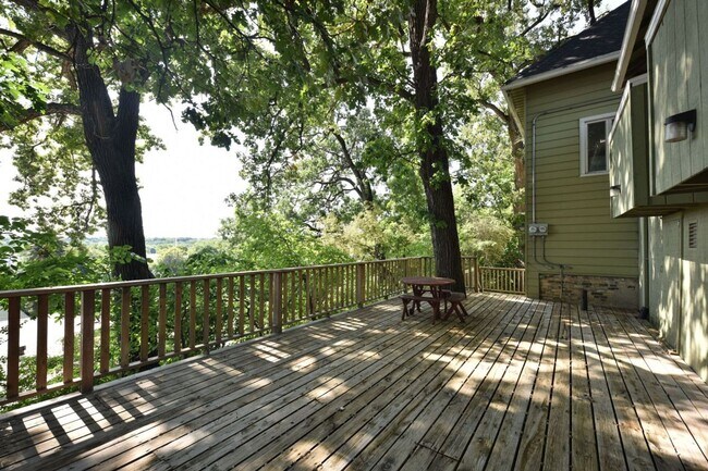 Foto del edificio - 3 bedroom Tosa Village townhome