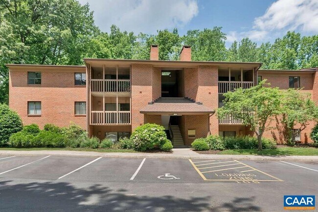 Foto del edificio - 114 Turtle Creek Rd