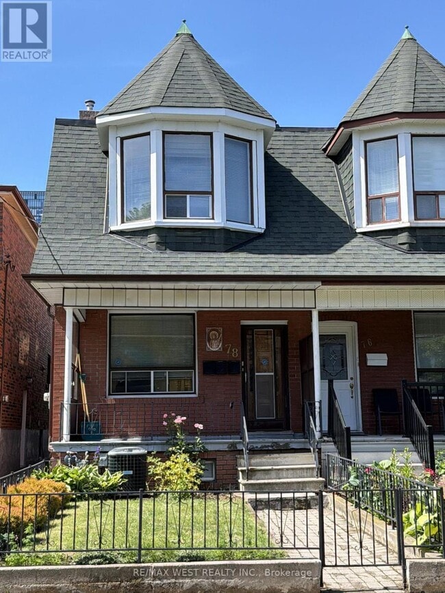 Building Photo - 78 Millicent St
