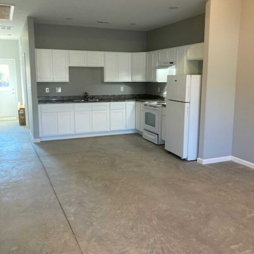 Foto principal - 5608 Pembroke-Fairview Rd