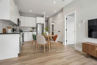 Building Photo - 5545-5545 Vedder Rd