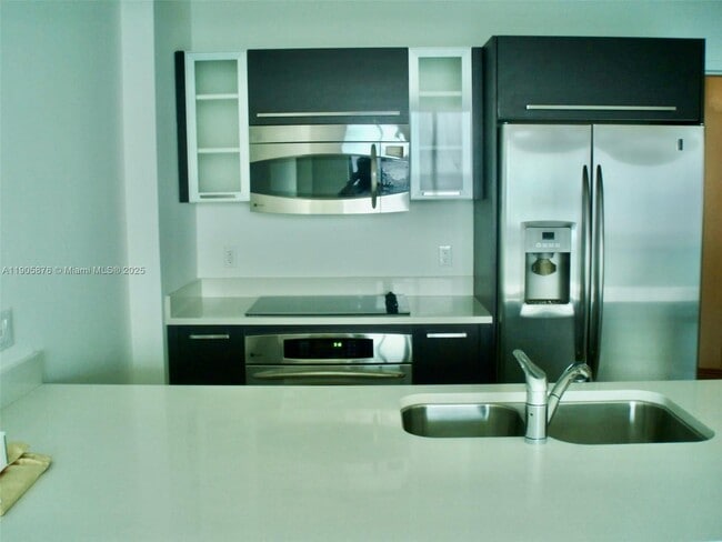 Foto del edificio - 333 NE 24th St