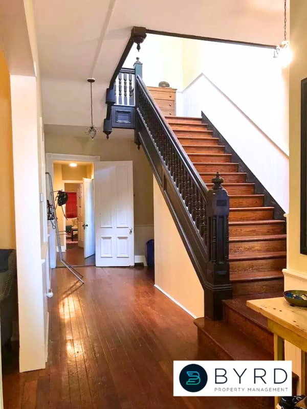 Photo - 309 W Marshall St Apartment