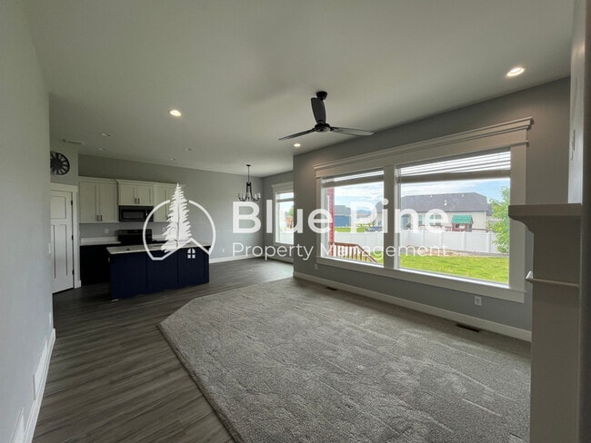 Building Photo - 3237 Harlow Dr