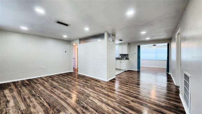 Building Photo - 3700 Cambridge St