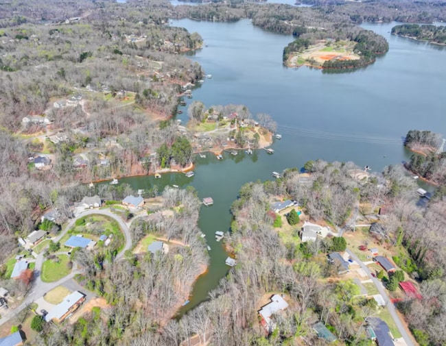 Building Photo - 2817 Evergreen Pl