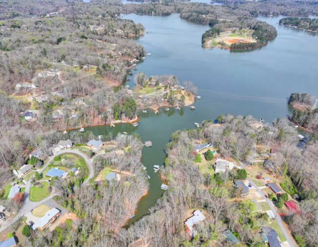 Foto del edificio - 2817 Evergreen Pl