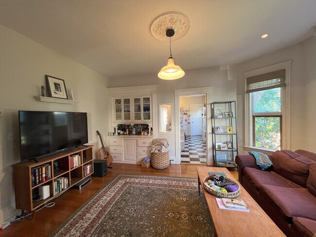 Living/dining - 18 Haskell St