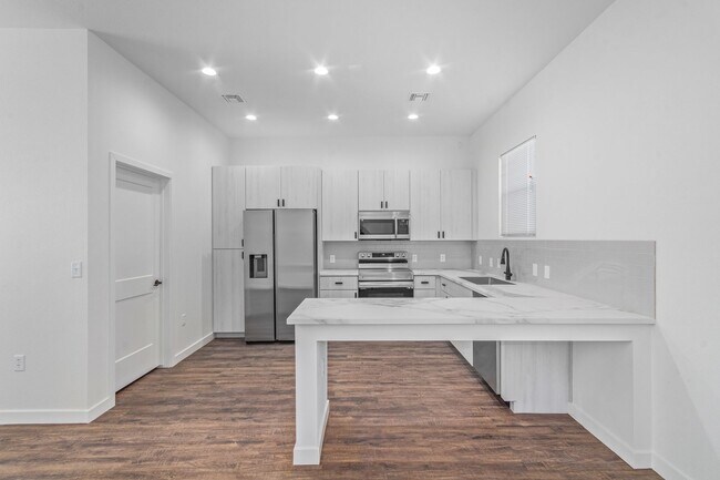 Foto del edificio - 406 E 7th St