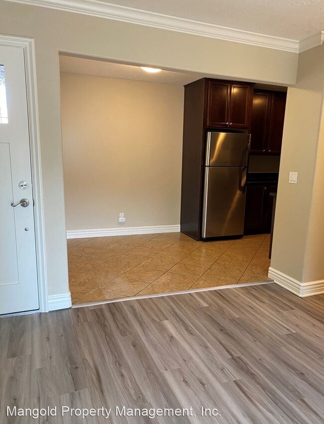 Building Photo - 2 br, 1 bath House - 1215 Bird Ave, Apt #201