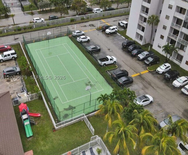 Foto del edificio - 8075 NW 7th St