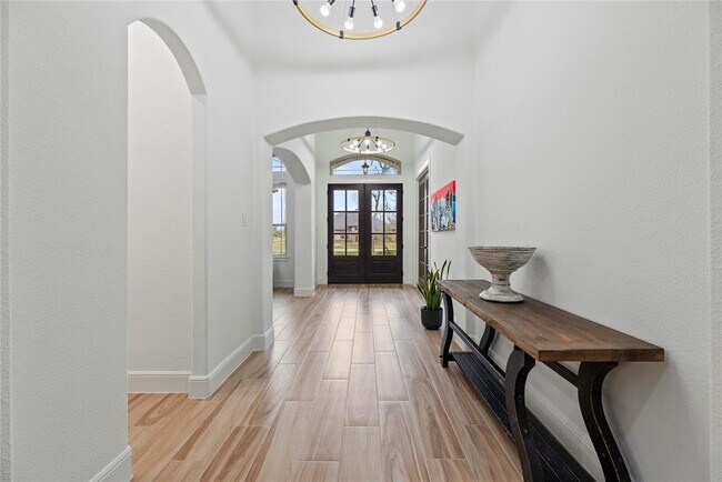 Building Photo - 32711 Wales Cir