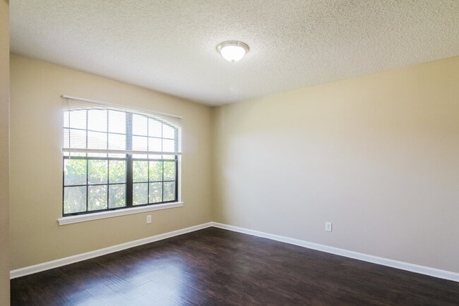 Building Photo - 10873 Lydia Estates Dr E