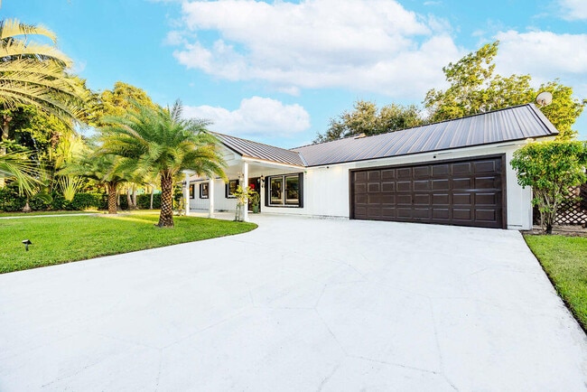 Building Photo - 2024 Palmetto Rd
