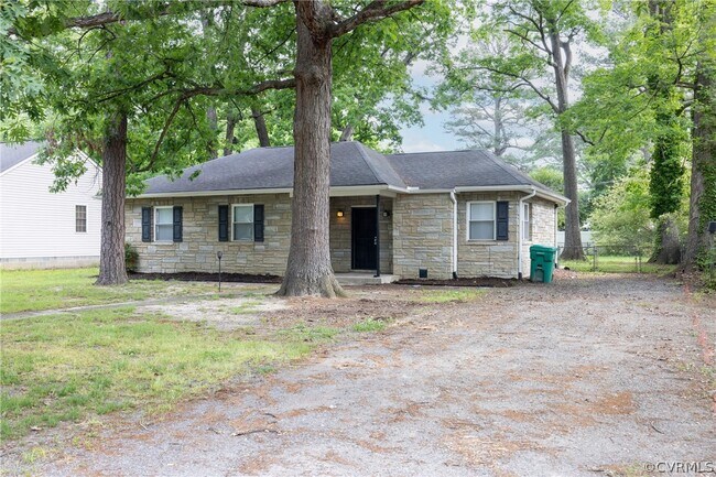 Building Photo - 1802 Brentwood Rd