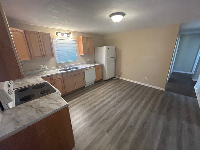 Building Photo - 1096 AL-69
