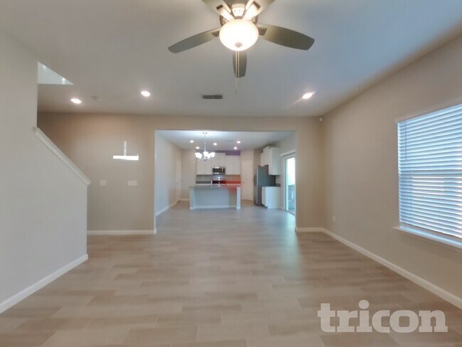 Foto del edificio - 9762 Lemon Grass Ln