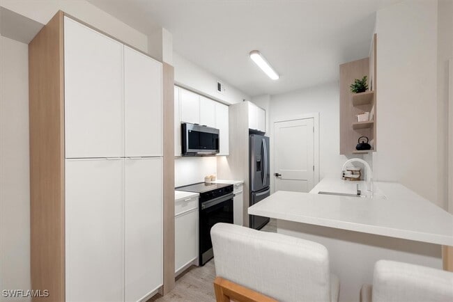 Foto del edificio - 1170 Reserve Way