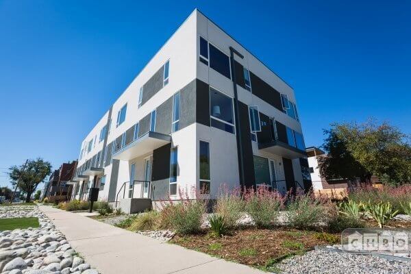 Primary Photo - 3207 W 17th Ave