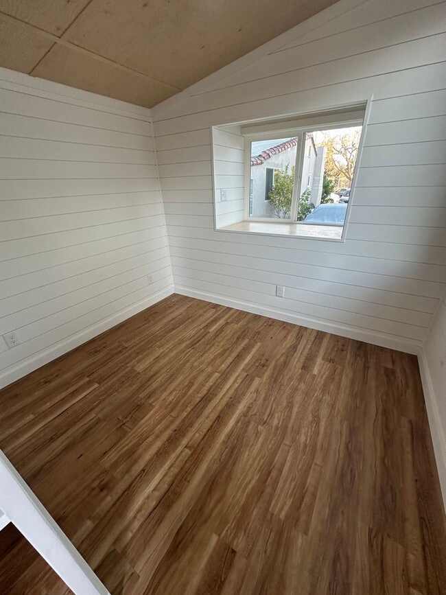 Building Photo - 631 Jackson St