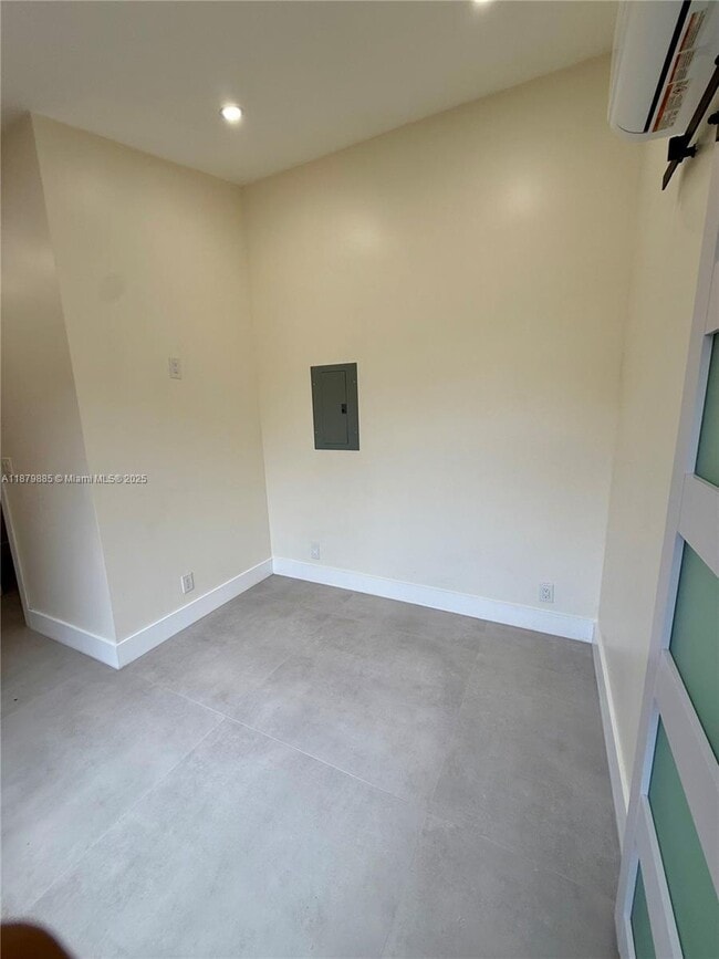 Foto del edificio - 907 SW 15th Terrace