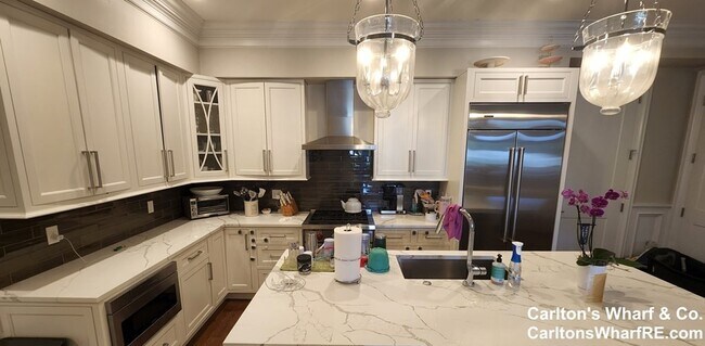 Foto del edificio - 933 E 2nd St